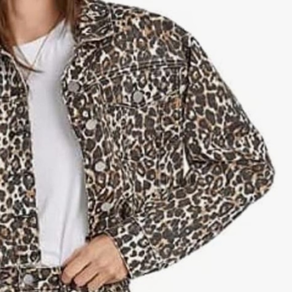 Volcom Women's Super Stoney Cropped Boxy Denim Jacket in leopard Print preppy - Picture 3 of 14